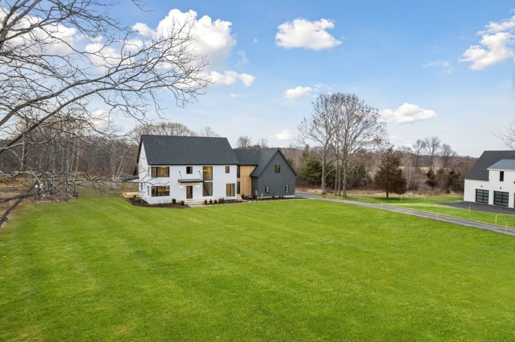 4 Lowland Farm Road, Essex, Massachusetts 01929, 5 Bedrooms Bedrooms, 10 Rooms Rooms,4.5 BathroomsBathrooms,Single Family,For Sale,Lowland Farm,1043